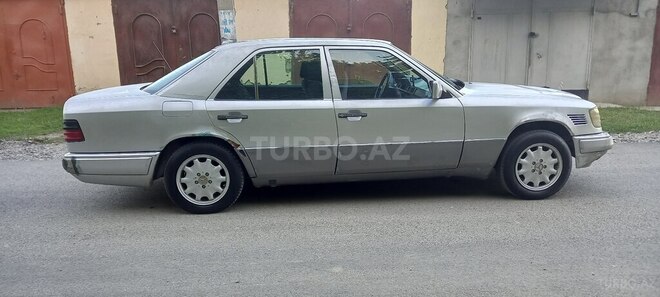 Mercedes E 250 1994, 523,005 km - 2.5 l - Mingəçevir