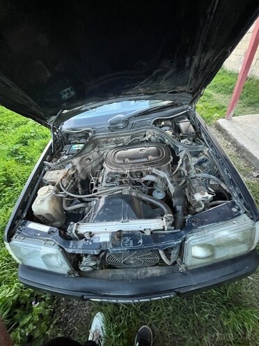 Mercedes E 230 1988, 302,142 km - 0.2 л - Masallı