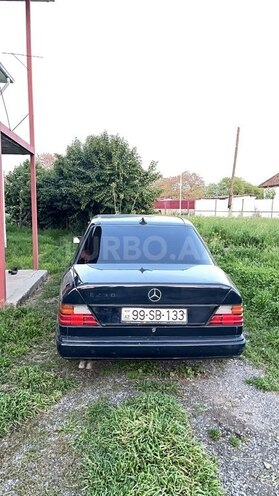 Mercedes E 230 1988, 302,142 km - 0.2 л - Masallı
