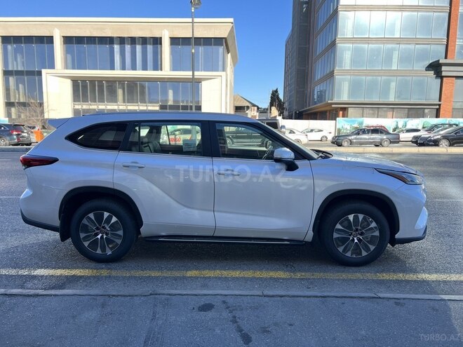 Toyota Highlander 2023, 48,000 km - 2.5 l - Bakı