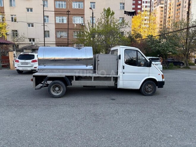 Ford Transit-4