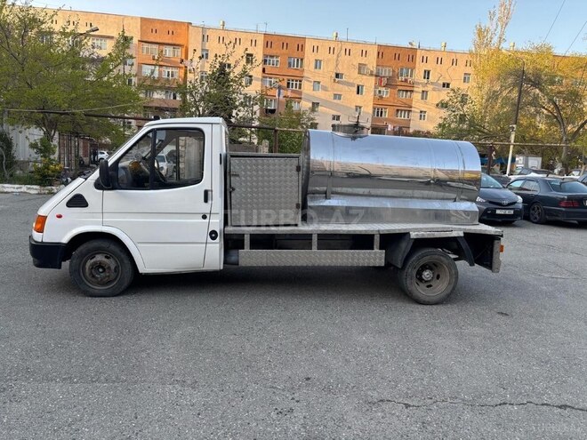 Ford Transit-5