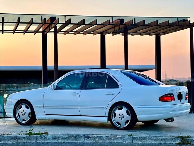 Mercedes E 320 2001, 333,000 km - 3.2 l - Bakı