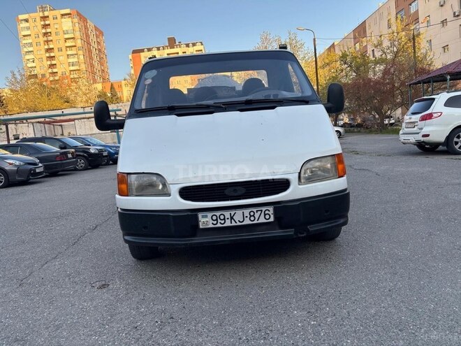 Ford Transit-10