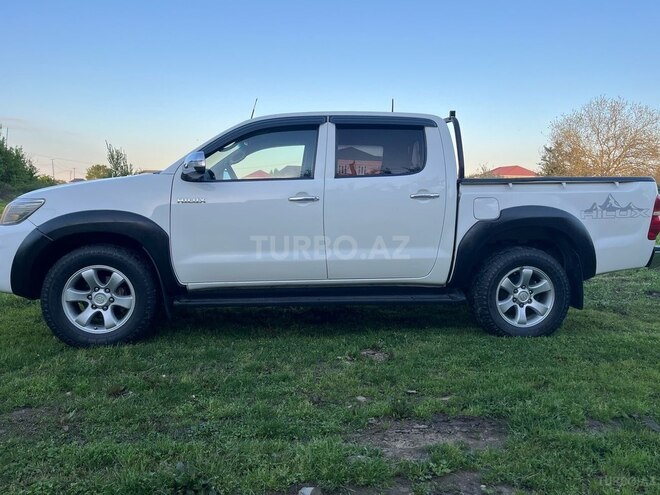 Toyota Hilux 2012, 300,000 km - 2.5 л - Masallı