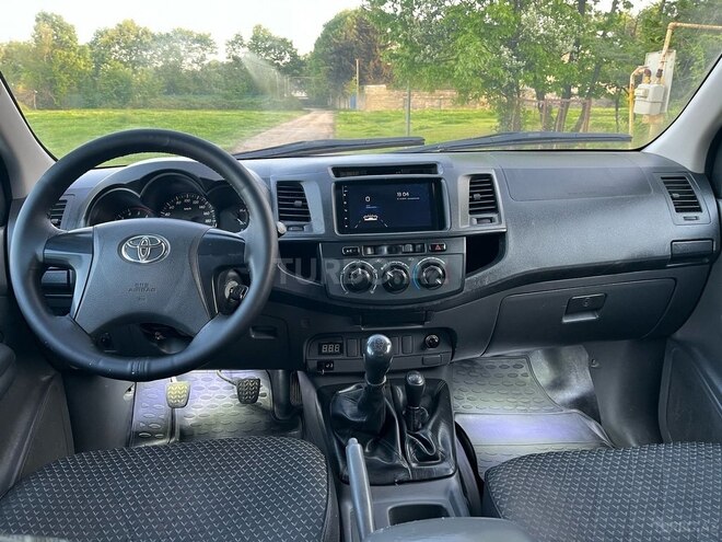 Toyota Hilux 2012, 300,000 km - 2.5 л - Masallı