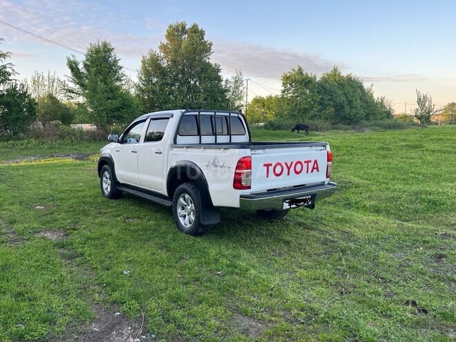 Toyota Hilux 2012, 300,000 km - 2.5 л - Masallı