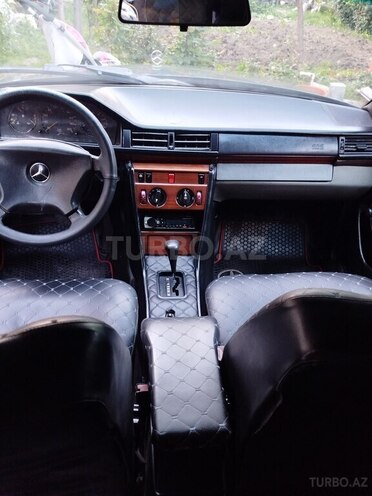 Mercedes E 250 1990, 450,000 km - 2.5 l - Gəncə