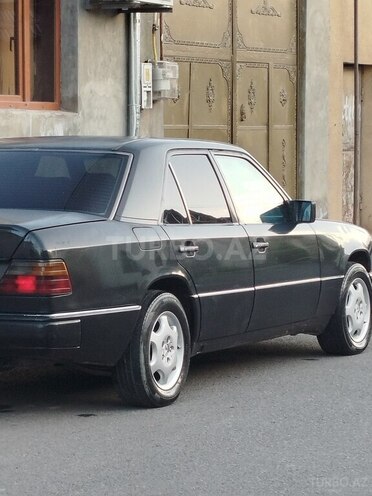 Mercedes E 250 1990, 450,000 km - 2.5 l - Gəncə