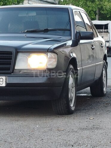Mercedes E 250 1990, 450,000 km - 2.5 l - Gəncə