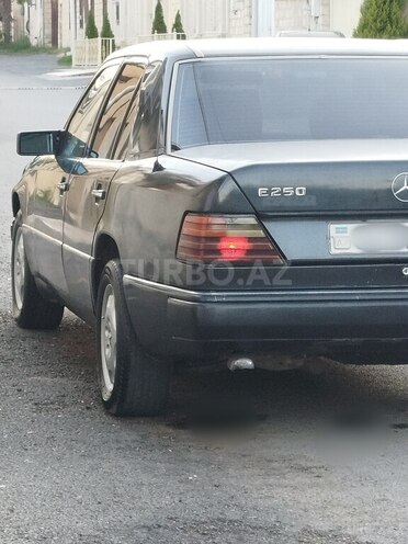 Mercedes E 250 1990, 450,000 km - 2.5 l - Gəncə