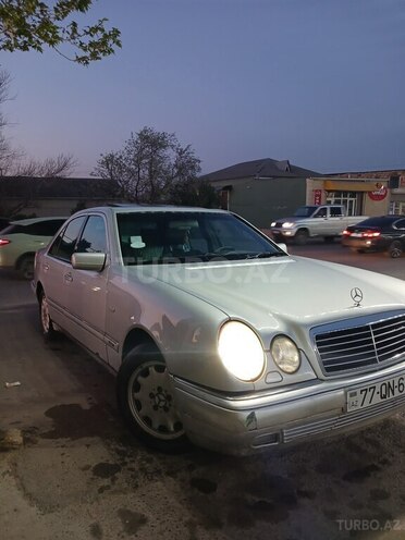 Mercedes E 230 1996, 317,000 km - 2.3 l - Bakı