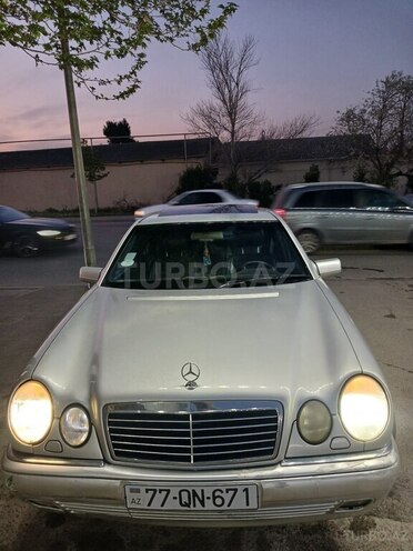 Mercedes E 230 1996, 317,000 km - 2.3 l - Bakı