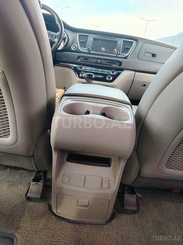 Kia Carnival 2016, 24,700 km - 2.2 л - Bakı