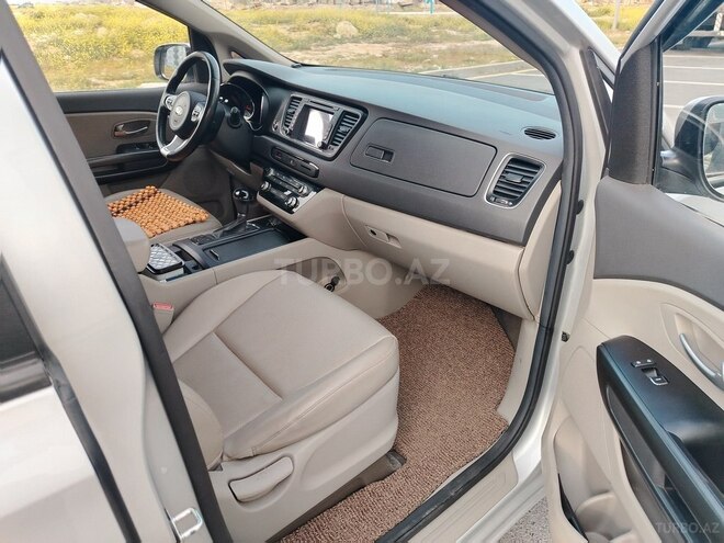 Kia Carnival 2016, 24,700 km - 2.2 л - Bakı