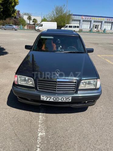 Mercedes C 240 1999, 312,000 km - 2.4 l - Qazax