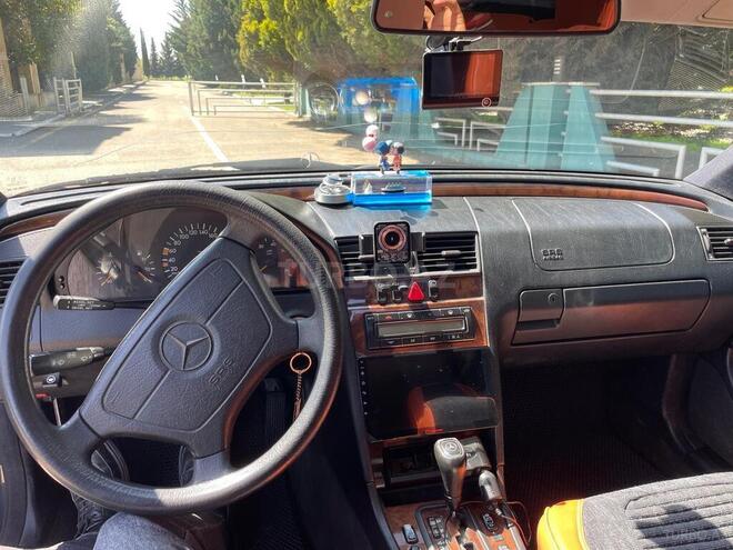 Mercedes C 240 1999, 312,000 km - 2.4 l - Qazax