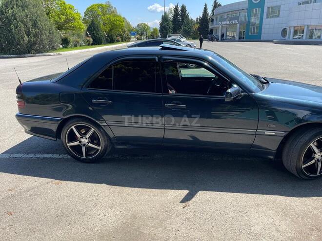 Mercedes C 240 1999, 312,000 km - 2.4 l - Qazax