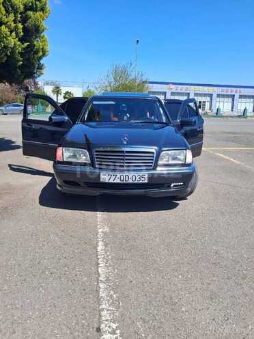 Mercedes C 240 1999, 312,000 km - 2.4 l - Qazax