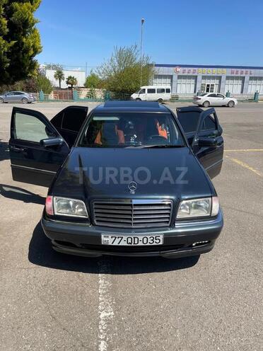 Mercedes C 240 1999, 312,000 km - 2.4 l - Qazax