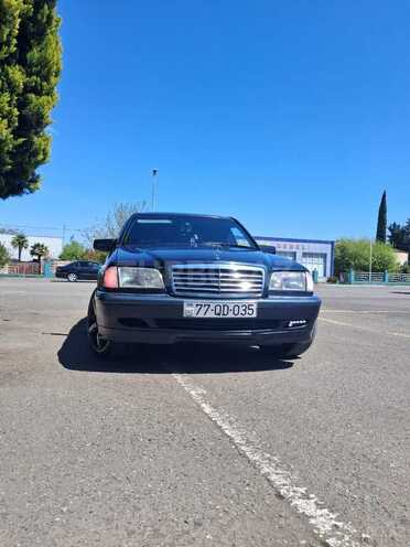 Mercedes C 240 1999, 312,000 km - 2.4 l - Qazax