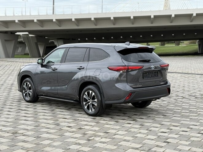 Toyota Highlander 2023, 17,000 km - 2.5 l - Bakı