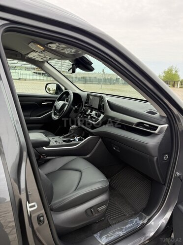 Toyota Highlander 2023, 17,000 km - 2.5 l - Bakı
