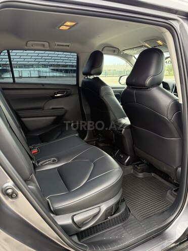 Toyota Highlander 2023, 17,000 km - 2.5 l - Bakı