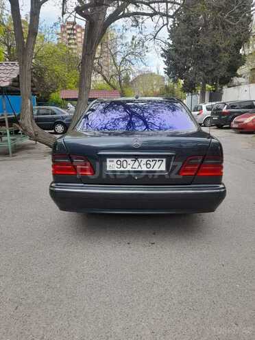 Mercedes E 270 2001, 440,000 km - 2.7 l - Bakı