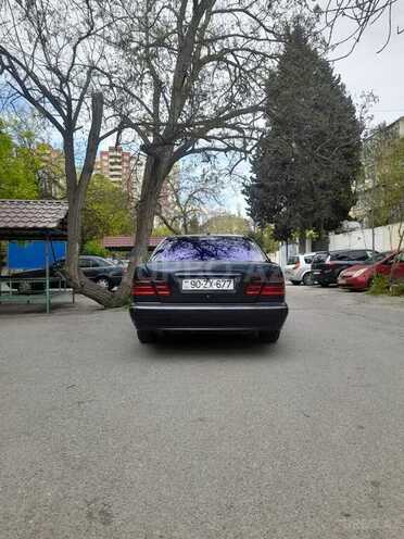 Mercedes E 270 2001, 440,000 km - 2.7 l - Bakı