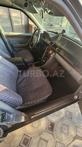 Mercedes E 200 d 1991, 392,000 km - 2.0 l - Qazax