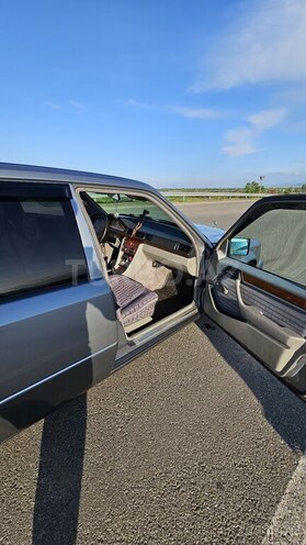 Mercedes E 200 d 1991, 392,000 km - 2.0 l - Qazax