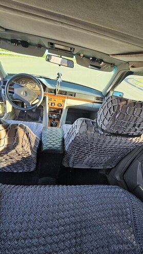 Mercedes E 200 d 1991, 392,000 km - 2.0 l - Qazax