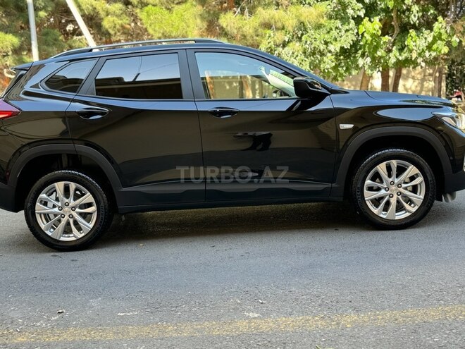 Chevrolet Tracker-5