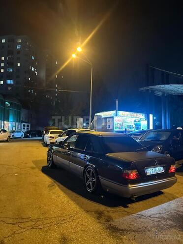 Mercedes E 220 1993, 323,323 km - 2.2 л - Bakı
