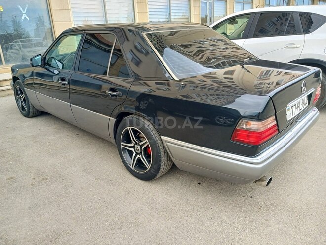 Mercedes E 220 1993, 323,323 km - 2.2 л - Bakı