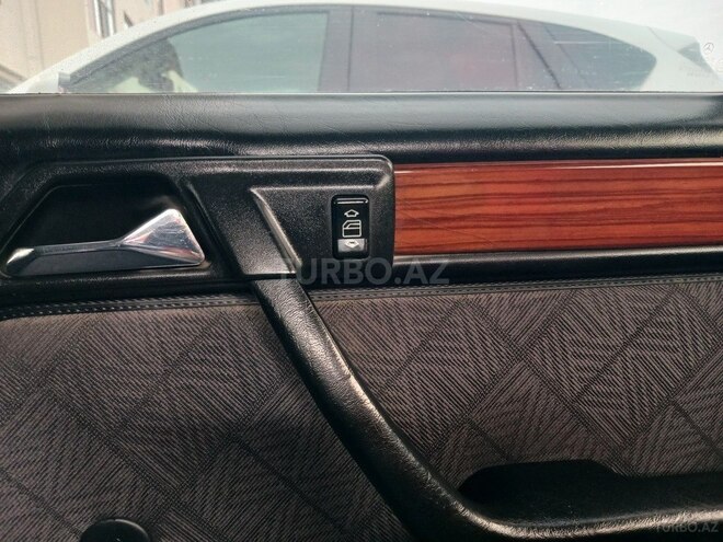 Mercedes E 220 1993, 323,323 km - 2.2 л - Bakı