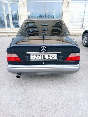 Mercedes E 220 1993, 323,323 km - 2.2 л - Bakı
