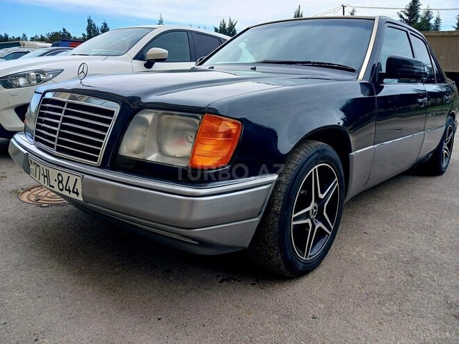 Mercedes E 220 1993, 323,323 km - 2.2 л - Bakı