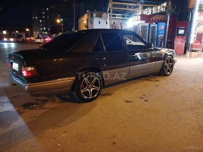 Mercedes E 220 1993, 323,323 km - 2.2 л - Bakı