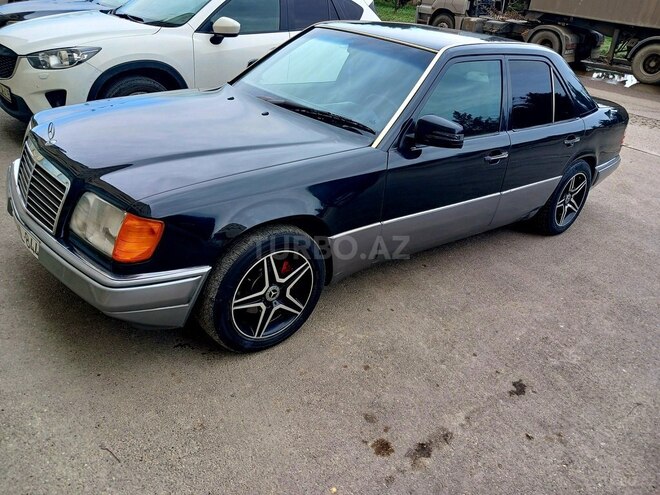 Mercedes E 220 1993, 323,323 km - 2.2 л - Bakı