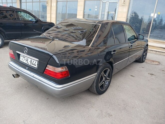 Mercedes E 220 1993, 323,323 km - 2.2 л - Bakı