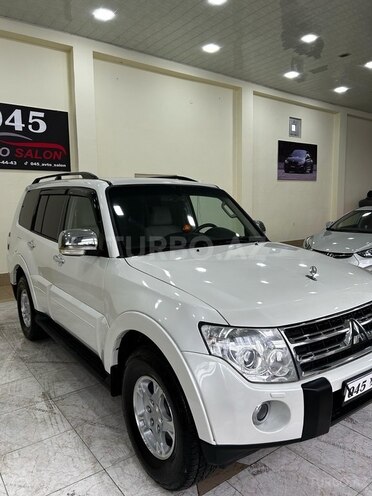 Mitsubishi Pajero-2