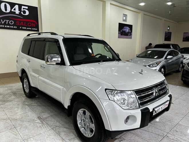 Mitsubishi Pajero-6