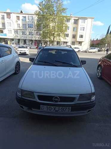 Opel Astra 1996, 100,000 km - 1.6 l - Gəncə