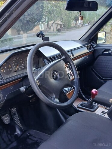 Mercedes E 250 1992, 54,321 km - 2.5 l - Sumqayıt