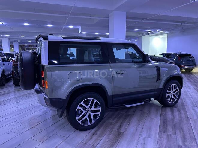 Land Rover Defender-4