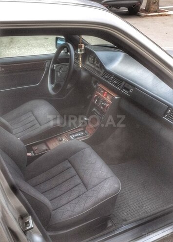 Mercedes E 220 1994, 550,000 km - 2.2 l - Bakı