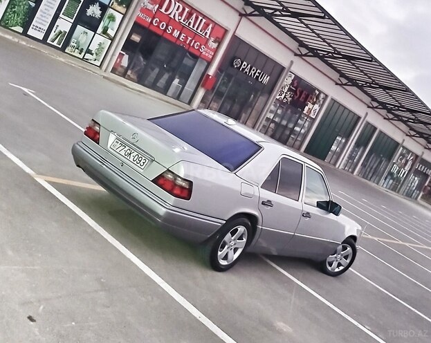 Mercedes E 220 1994, 550,000 km - 2.2 l - Bakı