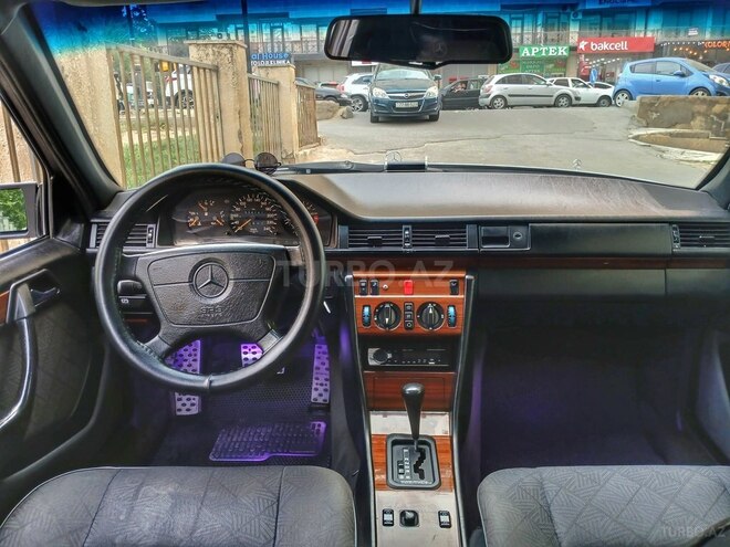 Mercedes E 220 1994, 550,000 km - 2.2 l - Bakı
